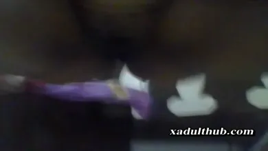 Xadulthub - garota indiana com um par de melões suculentos se delicia até o orgasmo diante das câmeras.